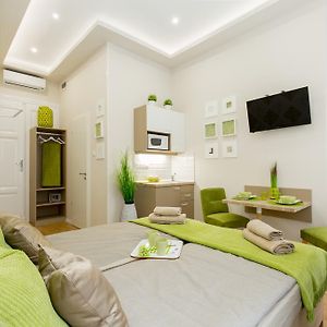 Studio met een King Size Bed